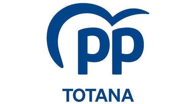 "Los 2 millones de euros que IU no cobró en recibos de agua, permitirían decorar Totana con árboles de Navidad desde la Avda de Lorca hasta la salida hacia Alhama"