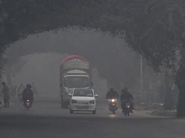 LHC orders 'mechanical fitness' test of heavy vehicles to curb smog