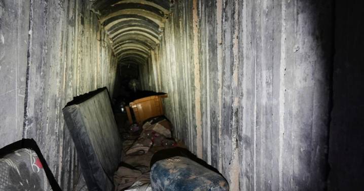 Periodistas recorren túnel de Hamás con el Ejército israelí