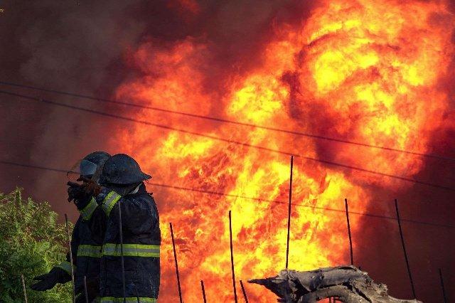 Cuerpos de emergencia logran contener intenso incendio en Ixtapaluca