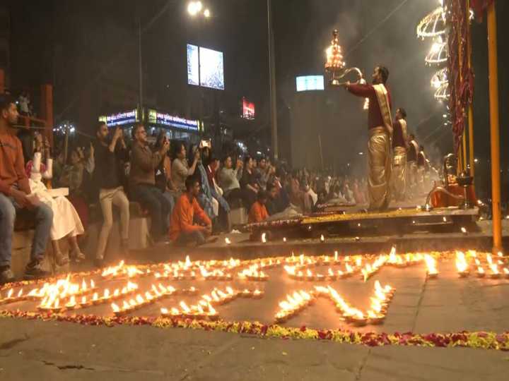 Evening prayers held at Varanasi to welcome Russian President