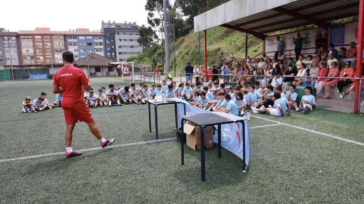 Usan el nombre de un equipo de futbol asturiano para una estafa: así es el timo de la pulserita