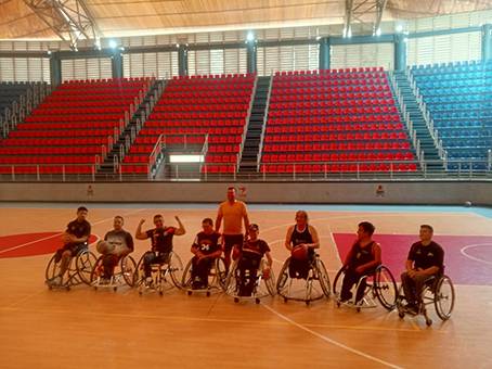 Paraatletas en juego amistoso