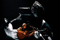 Country music star sparks new speculation that he secretly got married