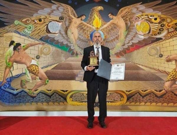 Recibe chihuahuense Premio “Luchador Olmeca”