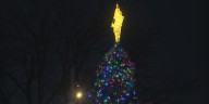 Kearney kicks off Christmas season with downtown walk, heritage park light show