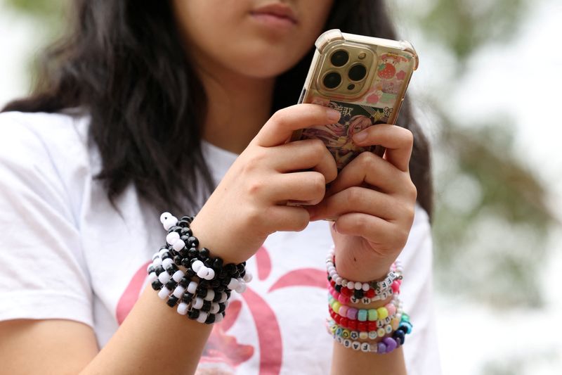 Australia begins enforcing world-first teen social media ban
