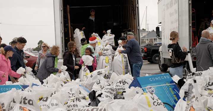 La Posada Foundation partners with U.S. Marines to load thousands of Toys for Tots gifts