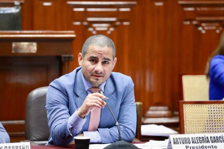 Congreso: Comisión de Constitución faculta al Ejecutivo legislar en materia de seguridad