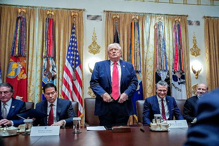 Trump eleva su mensaje xenófobo a niveles inéditos al señalar a los inmigrantes somalíes como "basura"