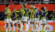 Ni un minuto: Fenerbahçe dejó en la banca a Edson Álvarez en goleada al Brann en la Europa League