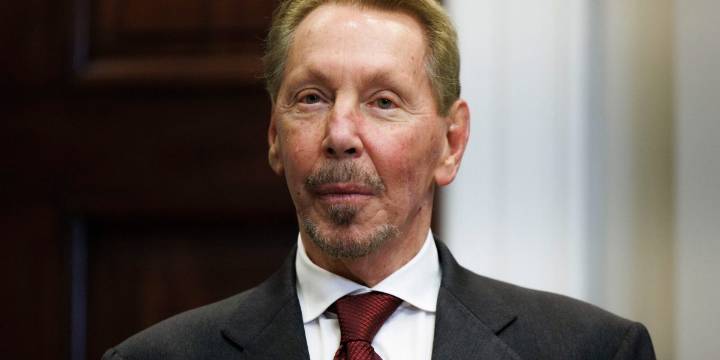 Oracle drops on disappointing cloud sales, more AI spending