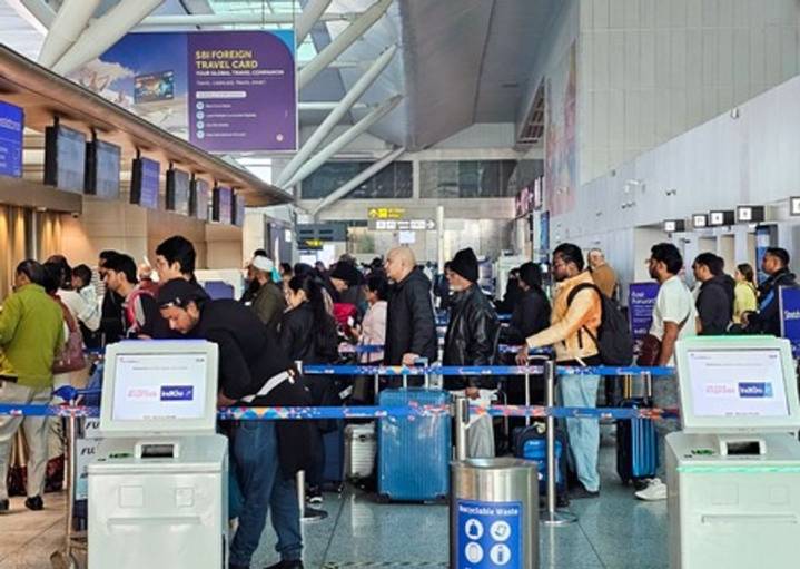 Govt imposes ₹7,500–₹18,000 airfare cap nationwide as IndiGo crisis deepens