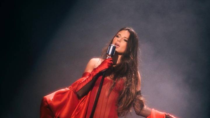 Daniela Blasco presenta "Te fuiste", su homenaje en español al tema "Last Christmas"