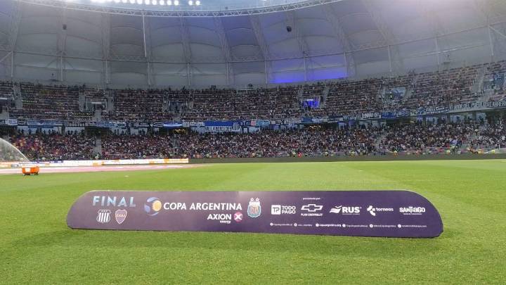 Antes de Racing-Estudiantes, cuántas finales se jugaron en el Madre de Ciudades