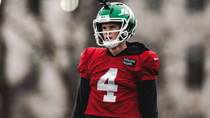 Jets QB Brady Cook Prepares for a Potential Step Up in Class vs. Jaguars