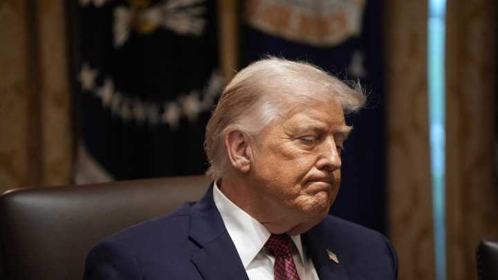 Trump acusa a la UE de ser un grupo de países "en decadencia" liderado por "débiles"