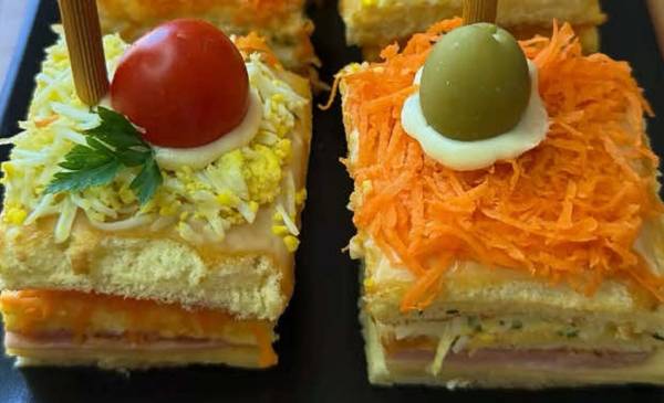 Receta para Navidad: canapés rellenos con masa de pionono