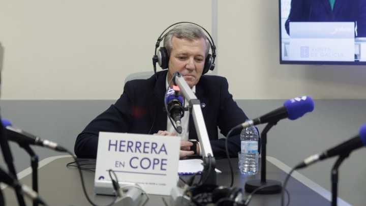 Alfonso Rueda, presidente de la Xunta de Galicia: "No hay quien gobierne en España ahora mismo; no tenemos Gobierno y el que teníamos se está descomponiendo por corrupción"