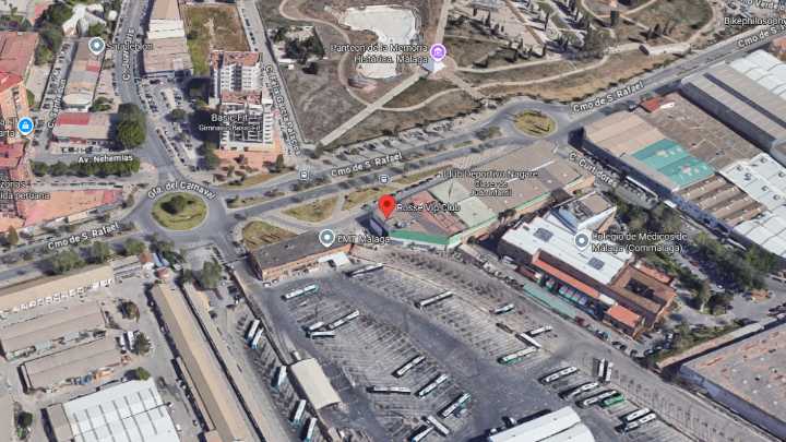 Tres detenidos de entre 18 y 19 años por una agresión sexual grupal por turnos a una joven de 18 años en un descampado en Málaga