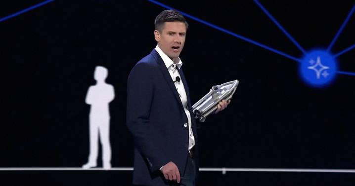 There’s Something Very Weird About Blue Origin’s Device That Generates Electricity From Moon Dust