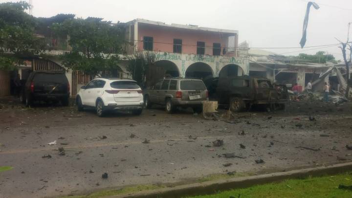 Al menos dos muertos por explosión de coche bomba en Coahuayana