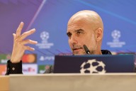 Pep Guardiola aconseja a Xabi Alonso: “Que mee con la suya, que como no mea colonia, le irá bien”