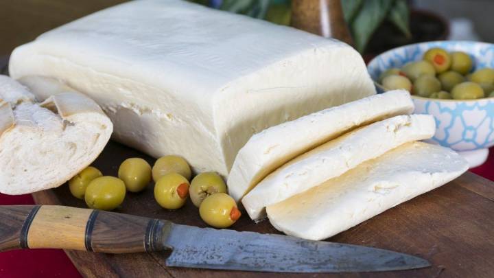 ANMAT Y SENASA advierten por la presencia de una peligrosa bacteria en un queso de primera marca: de cuál se trata