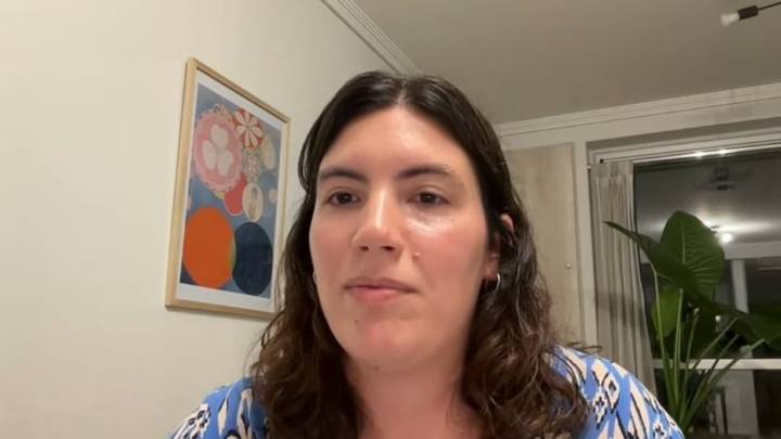 Una argentina de 27 años disertará en Davos sobre IA y consumo de noticias