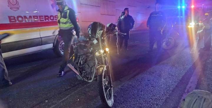 Ebrio sujeto derrapa con su moto en la México