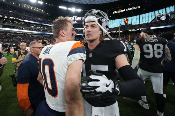 Raiders QB Kenny Pickett could start with Geno Smith hurting