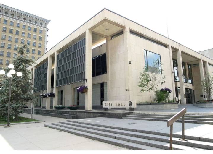 KLEIN: Winnipeg City Hall snubs the province in risky power play