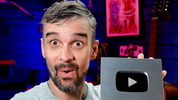 Arrestan a influencer por agredir sexualmente a una familiar cuando su esposa salió de viaje