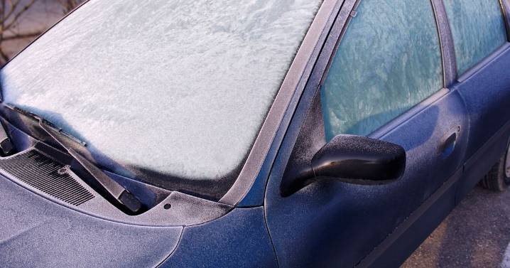 Driving in the winter: Every item to keep in your car this December if you breakdown