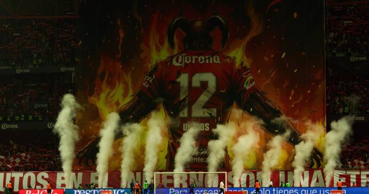 El tremendo recibimiento de la afición del Toluca a sus jugadores para meterle miedo al Monterrey (VIDEO)