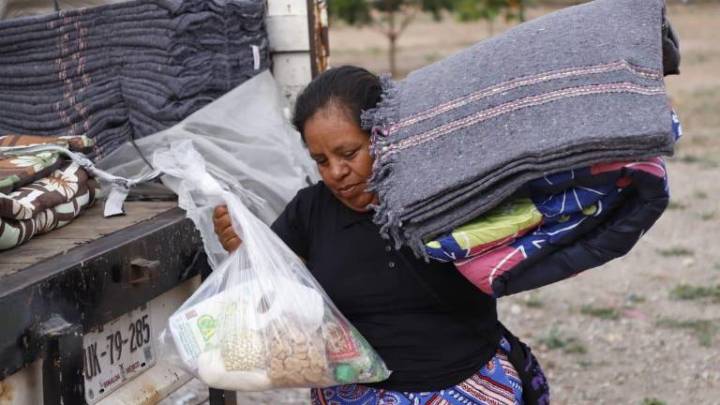 Refuerza Sistema DIF Mazatlán apoyos invernales en comunidades rurales vulnerables