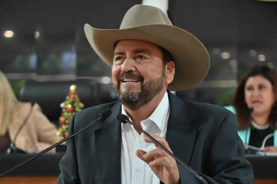 Presentan reforma constitucional para eliminar candidaturas comunes y ajustar reglas de paridad en BCS