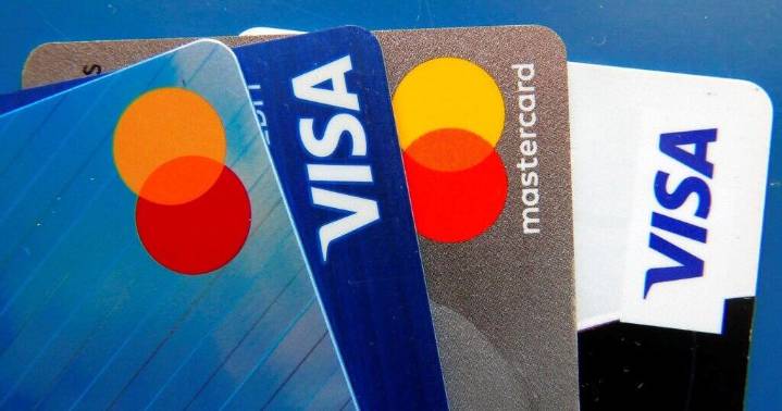 Woman arrested in Waikiki vehicle break-in, credit card fraud case