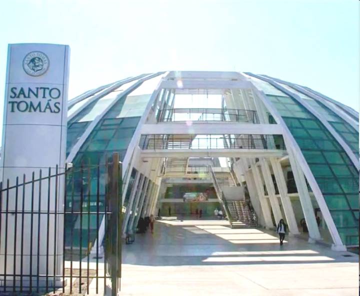 Tras 16 disparos ejecutados frente al domo, universidad niega vínculo con involucrados y seremi apunta a «quitada de droga»