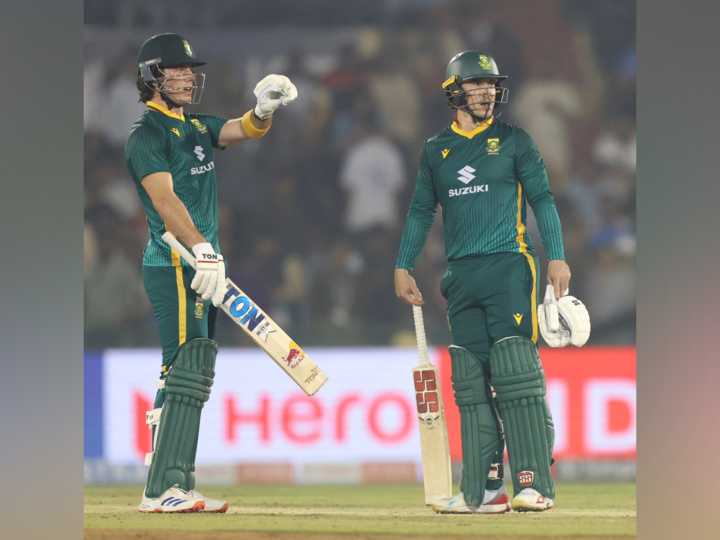 South Africa chase 359-run target in Raipur ODI