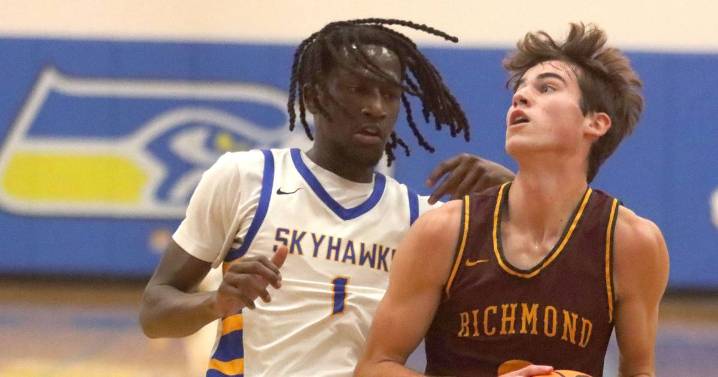 Johnsburg pulls away from short