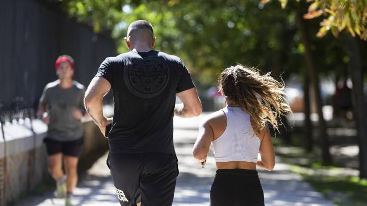 Una joven asegura correr con la gente más guapa de Madrid: "Están más buenos que el turrón"