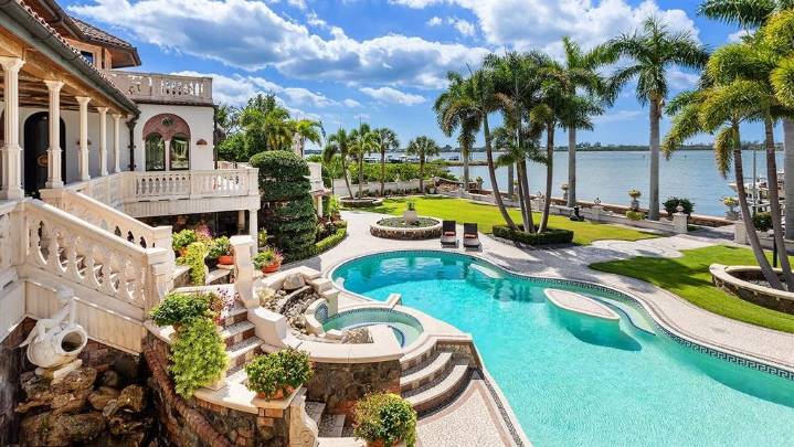 Waterfront Sarasota home hits market for $26.4 million. See the photos