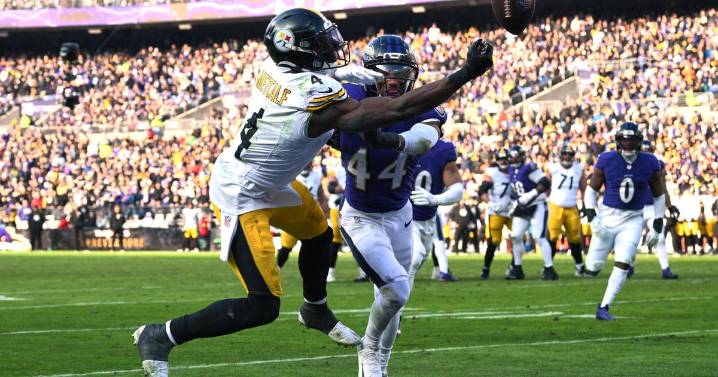 Steelers WR DK Metcalf expected to play vs. Dolphins after going to the hospital for abdominal issue