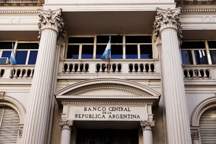 “Una nueva ola de adopción masiva”. El Banco Central prepara una medida que permitirá a los bancos usar cripto