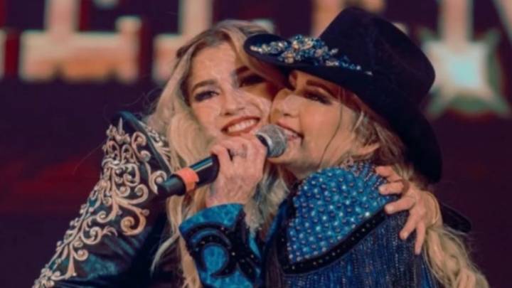 Melanie Carmona ya no sigue a su mamá, Alicia Villarreal, en redes; Arturo Carmona destapa el motivo