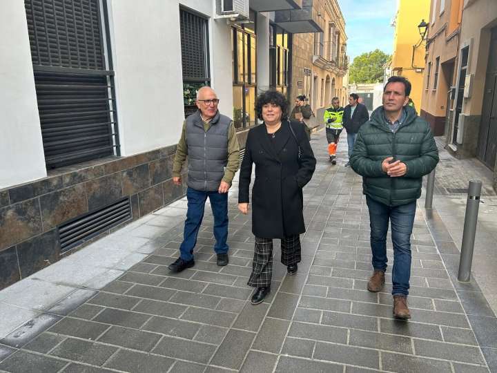 El Ayuntamiento abre al tráfico la calle Molinillo 2ª tras su remodelación
