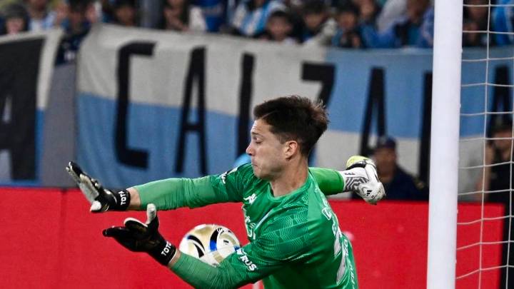 Racing pasó a "semis" gracias a Cambeses y será rival de Boca