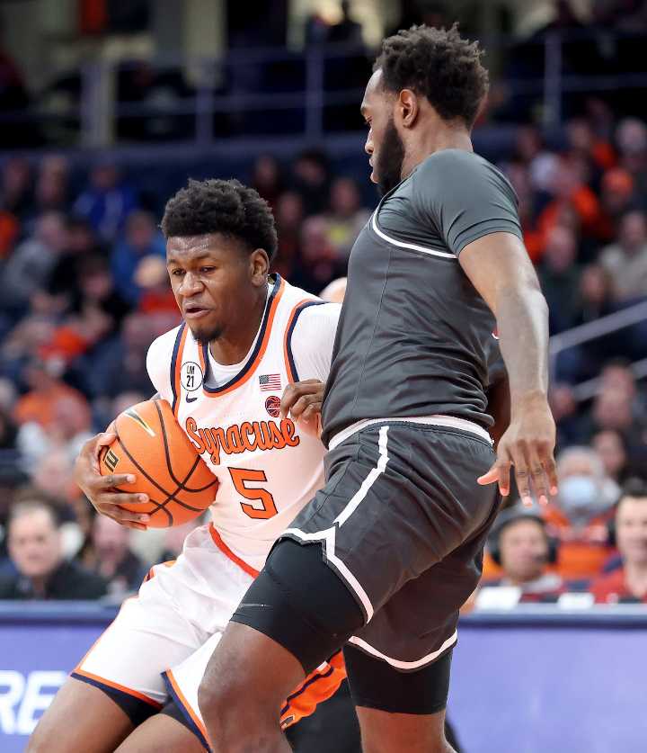 Syracuse’s defense bails out lackluster offense in win over St. Joseph’s