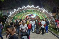 Familias disfrutaron del tradicional encendido de luces en la plaza Ribas de Aragua
